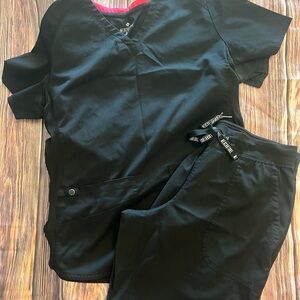 Med Couure Black Scrub Top and Pants Set